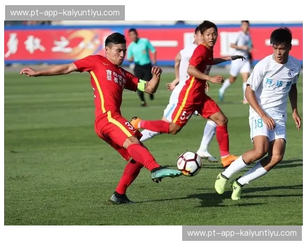 中超球队引援风云再起:新赛季谁将成为黑马? 中超球队引援风云再起:新赛季谁将成为黑马?